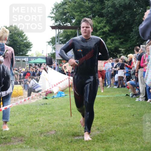 16.06.2024 - 26. Vierlanden-Triathlon Lena Gebhardt http://msf.ph/oto/6300744 16.06.2024 11:00:19 Schwimmen 276, 283, 340, 344, 1274, 276, 283, 340, 344, 1274 meine-sportfotos.de