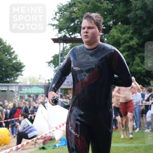16.06.2024 - 26. Vierlanden-Triathlon Lena Gebhardt http://msf.ph/oto/6300749 16.06.2024 11:00:19 Schwimmen 276, 283, 340, 344, 1274, 276, 283, 340, 344, 1274 meine-sportfotos.de