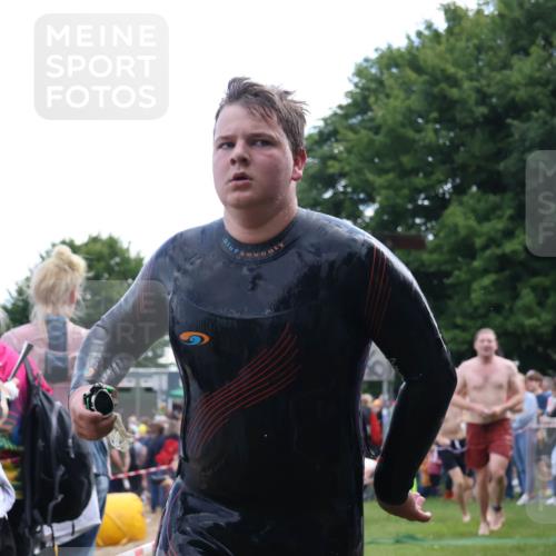 16.06.2024 - 26. Vierlanden-Triathlon Lena Gebhardt http://msf.ph/oto/6300752 16.06.2024 11:00:20 Schwimmen 276, 283, 340, 344, 1274, 276, 283, 340, 344, 1274 meine-sportfotos.de