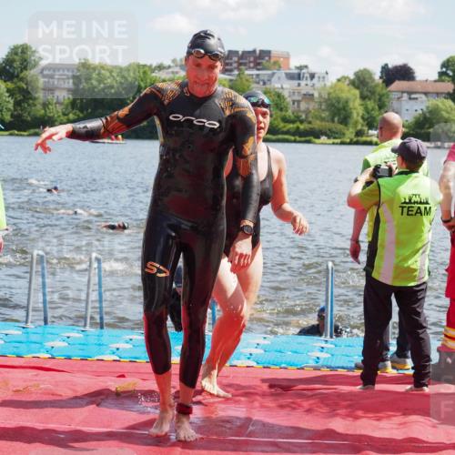 16.06.2024 - 7 Türme Triathlon KatJ http://msf.ph/oto/6300754 16.06.2024 11:16:39 Schwimmen 22, 30, 37, 158, 175, 199, 217, 230, 231, 289, 298 meine-sportfotos.de
