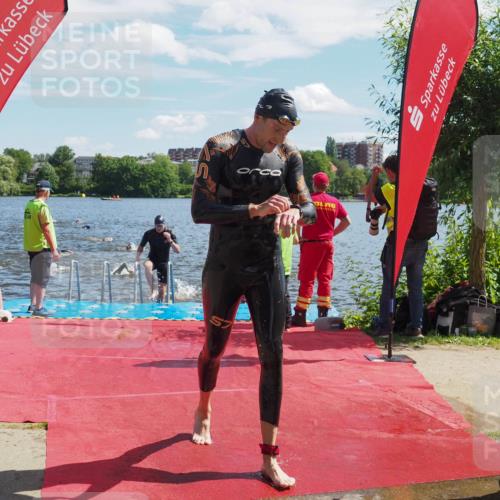 16.06.2024 - 7 Türme Triathlon KatJ http://msf.ph/oto/6300778 16.06.2024 11:16:41 Schwimmen 22, 30, 37, 158, 175, 199, 217, 230, 231, 289, 298 meine-sportfotos.de