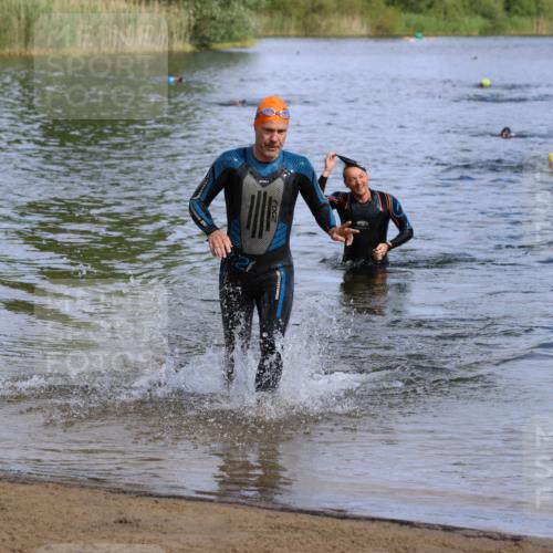 16.06.2024 - 26. Vierlanden-Triathlon Strokosch-Dieckow http://msf.ph/oto/6300846 16.06.2024 09:43:01 Schwimmen 60, 60 meine-sportfotos.de