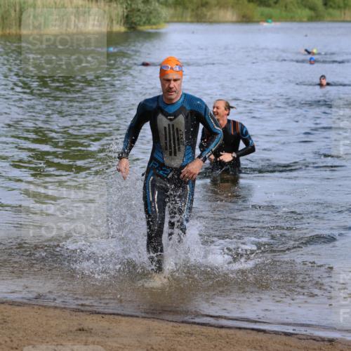 16.06.2024 - 26. Vierlanden-Triathlon Strokosch-Dieckow http://msf.ph/oto/6300867 16.06.2024 09:43:01 Schwimmen 60, 60 meine-sportfotos.de
