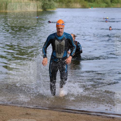 16.06.2024 - 26. Vierlanden-Triathlon Strokosch-Dieckow http://msf.ph/oto/6300893 16.06.2024 09:43:01 Schwimmen 60, 60 meine-sportfotos.de