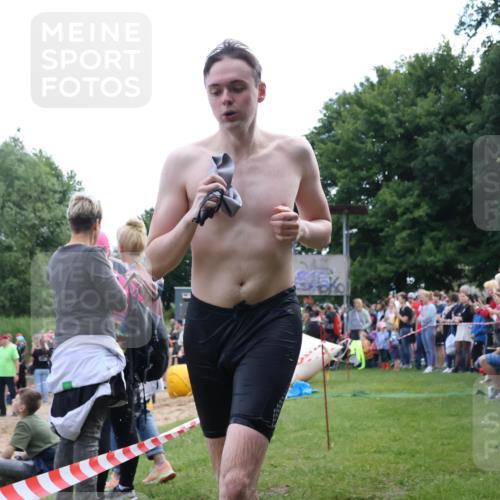 16.06.2024 - 26. Vierlanden-Triathlon Lena Gebhardt http://msf.ph/oto/6300894 16.06.2024 11:00:32 Schwimmen 236, 276, 292, 236, 276, 292 meine-sportfotos.de