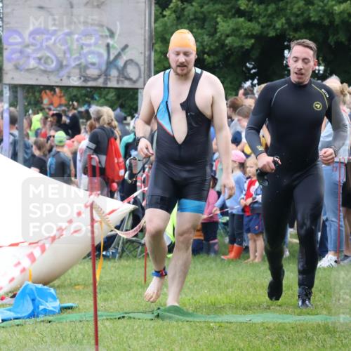 16.06.2024 - 26. Vierlanden-Triathlon Lena Gebhardt http://msf.ph/oto/6300902 16.06.2024 11:00:44 Schwimmen 236, 292, 236, 292 meine-sportfotos.de