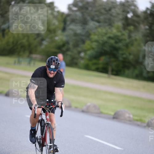16.06.2024 - 26. Vierlanden-Triathlon Jannik Wohlers http://msf.ph/oto/6300956 16.06.2024 11:38:48 Radfahren 53, 156, 165, 185, 271, 295 meine-sportfotos.de