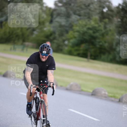 16.06.2024 - 26. Vierlanden-Triathlon Jannik Wohlers http://msf.ph/oto/6300963 16.06.2024 11:38:48 Radfahren 53, 156, 165, 185, 271, 295 meine-sportfotos.de
