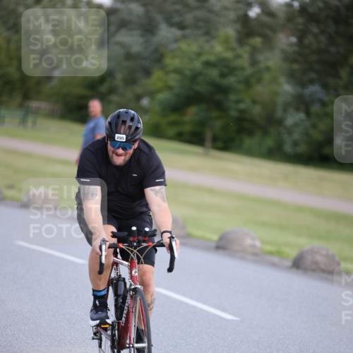 16.06.2024 - 26. Vierlanden-Triathlon Jannik Wohlers http://msf.ph/oto/6300998 16.06.2024 11:38:48 Radfahren 53, 156, 165, 185, 271, 295 meine-sportfotos.de