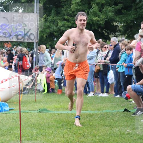 16.06.2024 - 26. Vierlanden-Triathlon Lena Gebhardt http://msf.ph/oto/6301014 16.06.2024 11:01:06 Schwimmen 347, 350, 347, 350 meine-sportfotos.de
