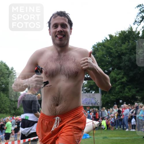 16.06.2024 - 26. Vierlanden-Triathlon Lena Gebhardt http://msf.ph/oto/6301049 16.06.2024 11:01:09 Schwimmen 347, 350, 347, 350 meine-sportfotos.de