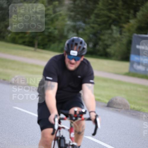 16.06.2024 - 26. Vierlanden-Triathlon Jannik Wohlers http://msf.ph/oto/6301063 16.06.2024 11:38:49 Radfahren 24, 53, 61, 156, 165, 185, 271, 295 meine-sportfotos.de