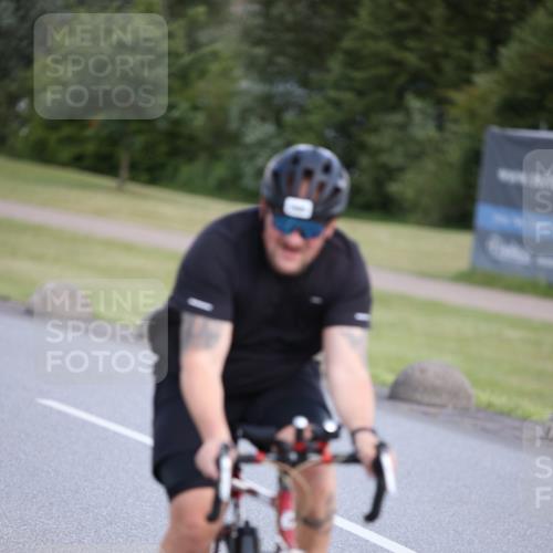 16.06.2024 - 26. Vierlanden-Triathlon Jannik Wohlers http://msf.ph/oto/6301068 16.06.2024 11:38:49 Radfahren 24, 53, 61, 156, 165, 185, 271, 295 meine-sportfotos.de
