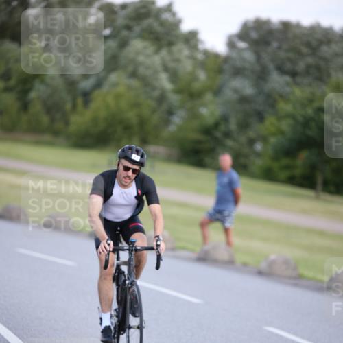 16.06.2024 - 26. Vierlanden-Triathlon Jannik Wohlers http://msf.ph/oto/6301074 16.06.2024 11:38:51 Radfahren 24, 53, 61, 156, 165, 271, 295 meine-sportfotos.de