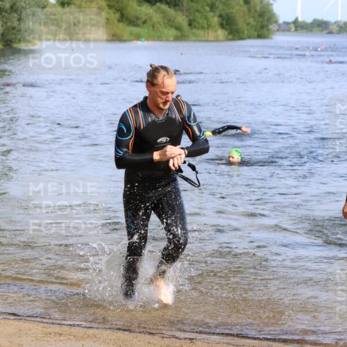 16.06.2024 - 26. Vierlanden-Triathlon Strokosch-Dieckow http://msf.ph/oto/6301075 16.06.2024 09:43:07 Schwimmen 10, 23, 47, 60, 10, 23, 47, 60 meine-sportfotos.de