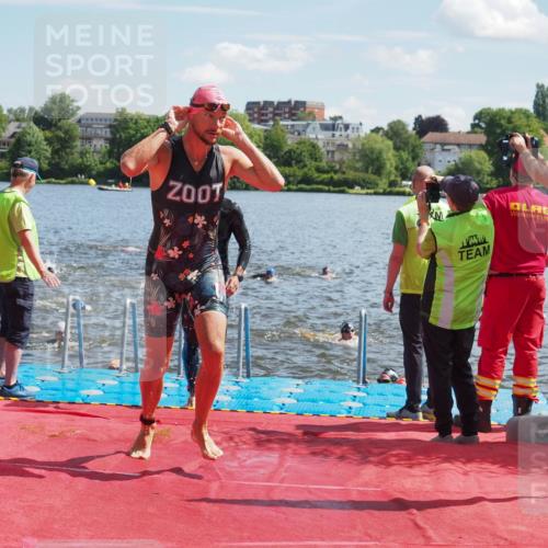 16.06.2024 - 7 Türme Triathlon KatJ http://msf.ph/oto/6301119 16.06.2024 11:17:00 Schwimmen 22, 27, 37, 175, 186, 217, 230, 231, 272, 289, 298 meine-sportfotos.de