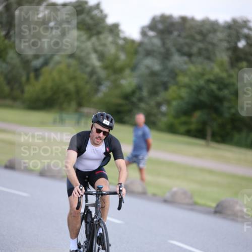 16.06.2024 - 26. Vierlanden-Triathlon Jannik Wohlers http://msf.ph/oto/6301122 16.06.2024 11:38:51 Radfahren 24, 53, 61, 156, 165, 271, 295 meine-sportfotos.de
