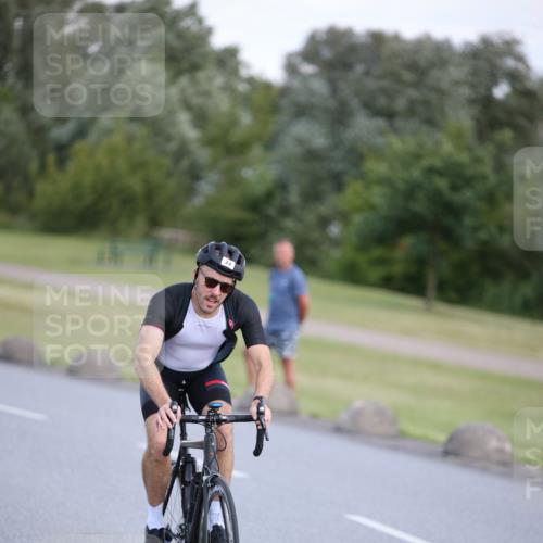 16.06.2024 - 26. Vierlanden-Triathlon Jannik Wohlers http://msf.ph/oto/6301124 16.06.2024 11:38:51 Radfahren 24, 53, 61, 156, 165, 271, 295 meine-sportfotos.de