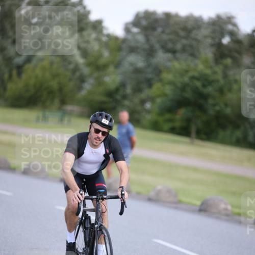 16.06.2024 - 26. Vierlanden-Triathlon Jannik Wohlers http://msf.ph/oto/6301128 16.06.2024 11:38:51 Radfahren 24, 53, 61, 156, 165, 271, 295 meine-sportfotos.de