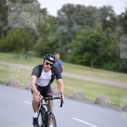 16.06.2024 - 26. Vierlanden-Triathlon Jannik Wohlers http://msf.ph/oto/6301133 16.06.2024 11:38:51 Radfahren 24, 53, 61, 156, 165, 271, 295 meine-sportfotos.de