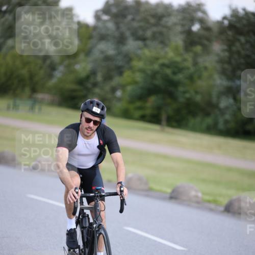 16.06.2024 - 26. Vierlanden-Triathlon Jannik Wohlers http://msf.ph/oto/6301145 16.06.2024 11:38:51 Radfahren 24, 53, 61, 156, 165, 271, 295 meine-sportfotos.de