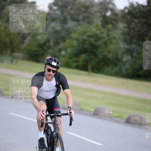 16.06.2024 - 26. Vierlanden-Triathlon Jannik Wohlers http://msf.ph/oto/6301150 16.06.2024 11:38:51 Radfahren 24, 53, 61, 156, 165, 271, 295 meine-sportfotos.de