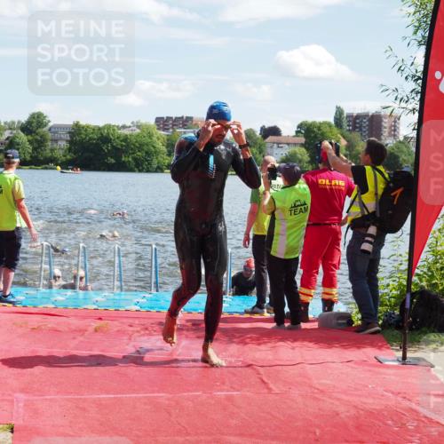 16.06.2024 - 7 Türme Triathlon KatJ http://msf.ph/oto/6301151 16.06.2024 11:17:02 Schwimmen 22, 27, 37, 186, 217, 230, 231, 272, 289, 298 meine-sportfotos.de