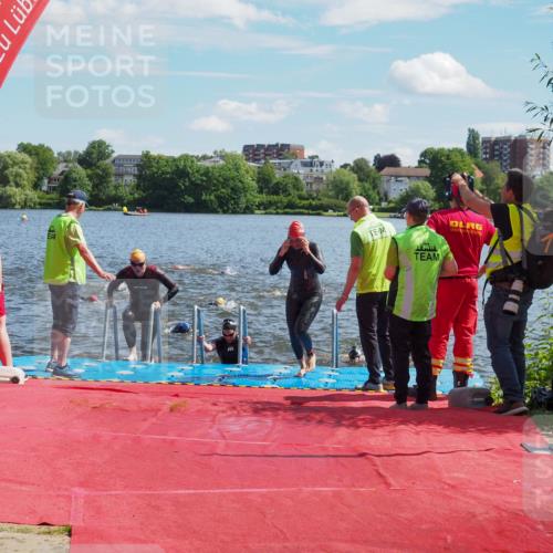 16.06.2024 - 7 Türme Triathlon KatJ http://msf.ph/oto/6301154 16.06.2024 11:17:05 Schwimmen 22, 27, 37, 165, 186, 217, 230, 231, 242, 272, 289, 298 meine-sportfotos.de