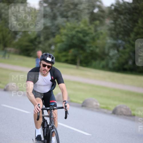 16.06.2024 - 26. Vierlanden-Triathlon Jannik Wohlers http://msf.ph/oto/6301156 16.06.2024 11:38:51 Radfahren 24, 53, 61, 156, 165, 271, 295 meine-sportfotos.de