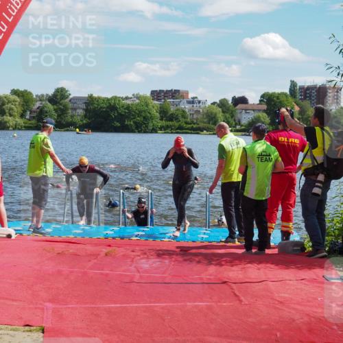 16.06.2024 - 7 Türme Triathlon KatJ http://msf.ph/oto/6301159 16.06.2024 11:17:06 Schwimmen 22, 27, 37, 165, 186, 217, 230, 231, 237, 242, 272, 289, 298 meine-sportfotos.de
