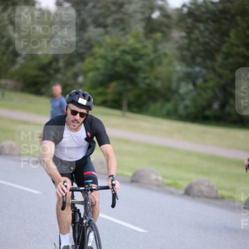 16.06.2024 - 26. Vierlanden-Triathlon Jannik Wohlers http://msf.ph/oto/6301163 16.06.2024 11:38:51 Radfahren 24, 53, 61, 156, 165, 271, 295 meine-sportfotos.de