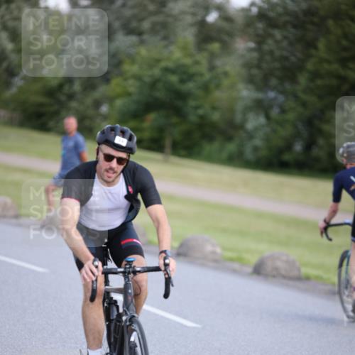 16.06.2024 - 26. Vierlanden-Triathlon Jannik Wohlers http://msf.ph/oto/6301170 16.06.2024 11:38:51 Radfahren 24, 53, 61, 156, 165, 271, 295 meine-sportfotos.de
