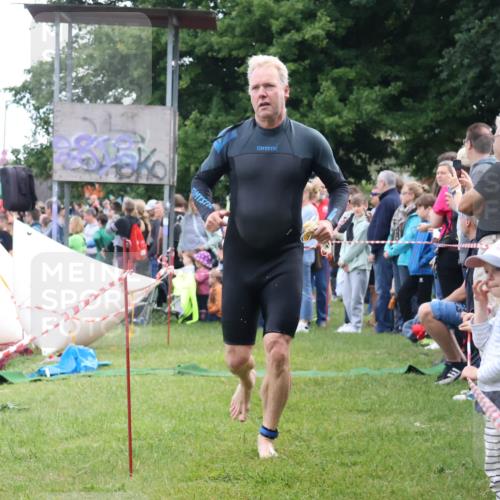 16.06.2024 - 26. Vierlanden-Triathlon Lena Gebhardt http://msf.ph/oto/6301182 16.06.2024 11:01:59 Schwimmen 393, 393 meine-sportfotos.de