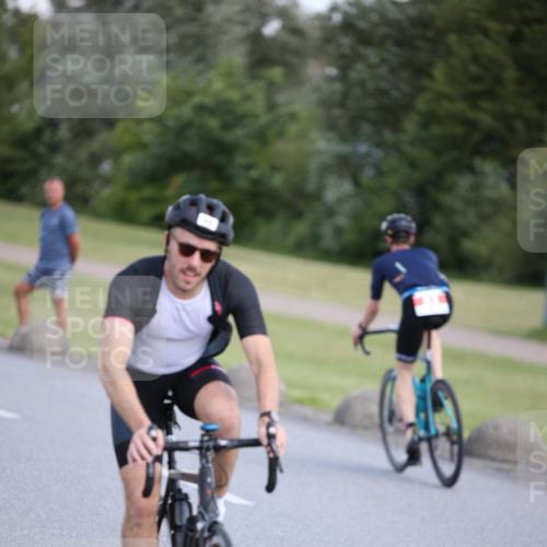 16.06.2024 - 26. Vierlanden-Triathlon Jannik Wohlers http://msf.ph/oto/6301184 16.06.2024 11:38:52 Radfahren 24, 53, 61, 156, 165, 181, 271, 295 meine-sportfotos.de
