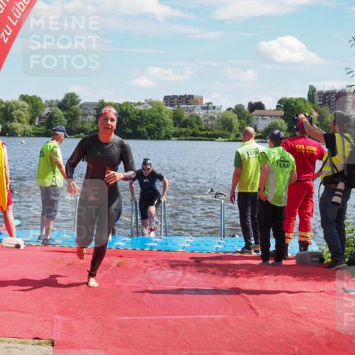 16.06.2024 - 7 Türme Triathlon KatJ http://msf.ph/oto/6301196 16.06.2024 11:17:08 Schwimmen 22, 27, 37, 165, 186, 230, 237, 242, 272, 289, 298 meine-sportfotos.de