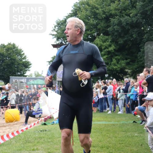 16.06.2024 - 26. Vierlanden-Triathlon Lena Gebhardt http://msf.ph/oto/6301215 16.06.2024 11:02:01 Schwimmen 393, 393 meine-sportfotos.de