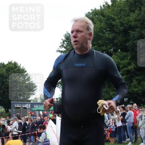16.06.2024 - 26. Vierlanden-Triathlon Lena Gebhardt http://msf.ph/oto/6301222 16.06.2024 11:02:01 Schwimmen 393, 393 meine-sportfotos.de