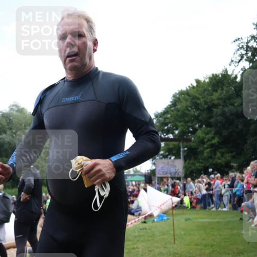 16.06.2024 - 26. Vierlanden-Triathlon Lena Gebhardt http://msf.ph/oto/6301243 16.06.2024 11:02:03 Schwimmen 393, 393 meine-sportfotos.de