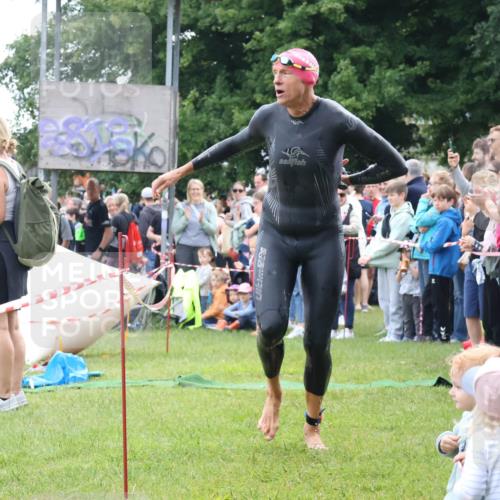 16.06.2024 - 26. Vierlanden-Triathlon Lena Gebhardt http://msf.ph/oto/6301265 16.06.2024 11:04:22 Schwimmen 406, 446, 406, 446 meine-sportfotos.de