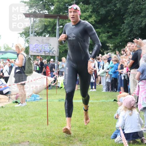 16.06.2024 - 26. Vierlanden-Triathlon Lena Gebhardt http://msf.ph/oto/6301276 16.06.2024 11:04:23 Schwimmen 406, 411, 446, 406, 411, 446 meine-sportfotos.de