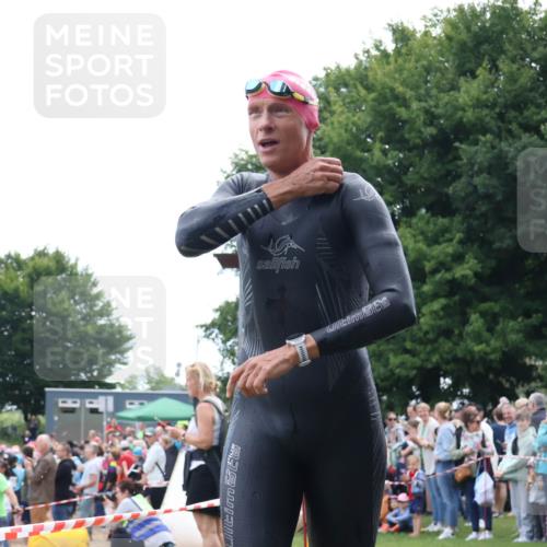 16.06.2024 - 26. Vierlanden-Triathlon Lena Gebhardt http://msf.ph/oto/6301286 16.06.2024 11:04:24 Schwimmen 358, 406, 411, 446, 358, 406, 411, 446 meine-sportfotos.de