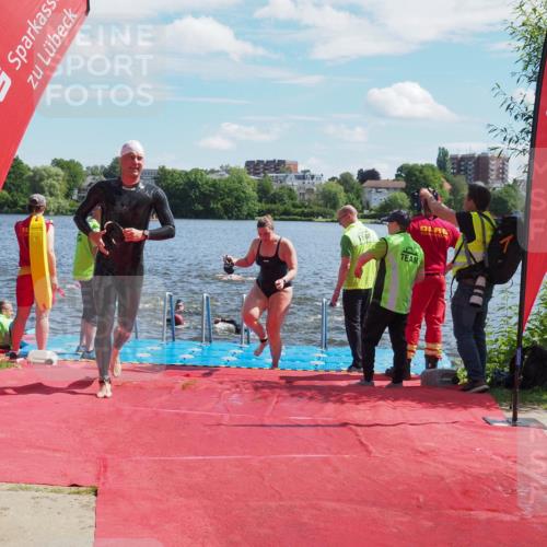 16.06.2024 - 7 Türme Triathlon KatJ http://msf.ph/oto/6301294 16.06.2024 11:17:14 Schwimmen 22, 27, 165, 186, 227, 230, 237, 242, 272, 289, 298, 618 meine-sportfotos.de