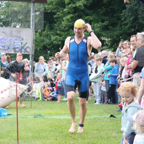 16.06.2024 - 26. Vierlanden-Triathlon Lena Gebhardt http://msf.ph/oto/6301304 16.06.2024 11:04:34 Schwimmen 358, 411, 446, 358, 411, 446 meine-sportfotos.de