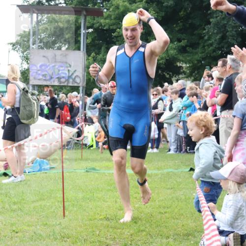 16.06.2024 - 26. Vierlanden-Triathlon Lena Gebhardt http://msf.ph/oto/6301313 16.06.2024 11:04:35 Schwimmen 358, 411, 446, 358, 411, 446 meine-sportfotos.de