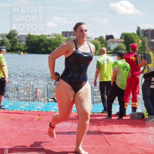 16.06.2024 - 7 Türme Triathlon KatJ http://msf.ph/oto/6301329 16.06.2024 11:17:16 Schwimmen 22, 27, 165, 186, 227, 230, 237, 242, 272, 298, 618 meine-sportfotos.de