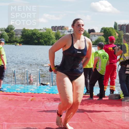 16.06.2024 - 7 Türme Triathlon KatJ http://msf.ph/oto/6301334 16.06.2024 11:17:16 Schwimmen 22, 27, 165, 186, 227, 230, 237, 242, 272, 298, 618 meine-sportfotos.de