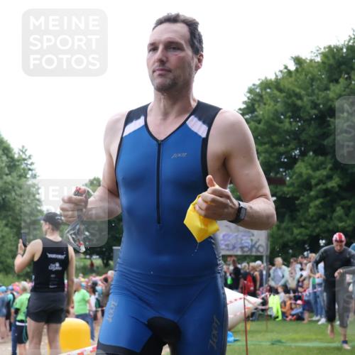 16.06.2024 - 26. Vierlanden-Triathlon Lena Gebhardt http://msf.ph/oto/6301335 16.06.2024 11:04:37 Schwimmen 358, 411, 446, 358, 411, 446 meine-sportfotos.de