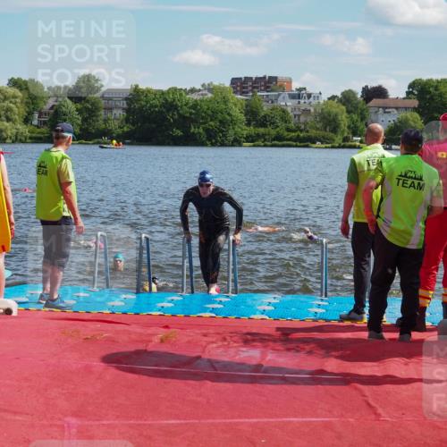 16.06.2024 - 7 Türme Triathlon KatJ http://msf.ph/oto/6301341 16.06.2024 11:17:20 Schwimmen 27, 28, 165, 186, 227, 230, 237, 242, 272, 298, 618 meine-sportfotos.de