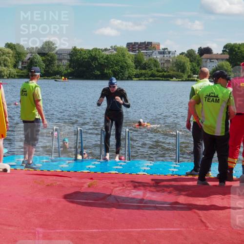 16.06.2024 - 7 Türme Triathlon KatJ http://msf.ph/oto/6301358 16.06.2024 11:17:21 Schwimmen 27, 28, 165, 186, 227, 230, 237, 242, 272, 298, 618 meine-sportfotos.de
