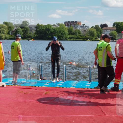 16.06.2024 - 7 Türme Triathlon KatJ http://msf.ph/oto/6301373 16.06.2024 11:17:21 Schwimmen 27, 28, 165, 186, 227, 230, 237, 242, 272, 298, 618 meine-sportfotos.de